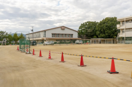 真備町岡田小学校の体育館