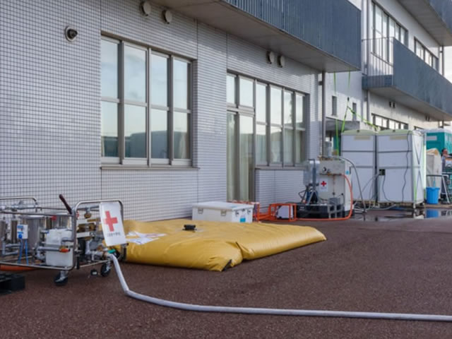 日本赤十字社の浄水器と特殊貯水タンク