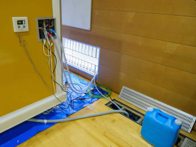 屋内の設置で一番難しいのが排水処理